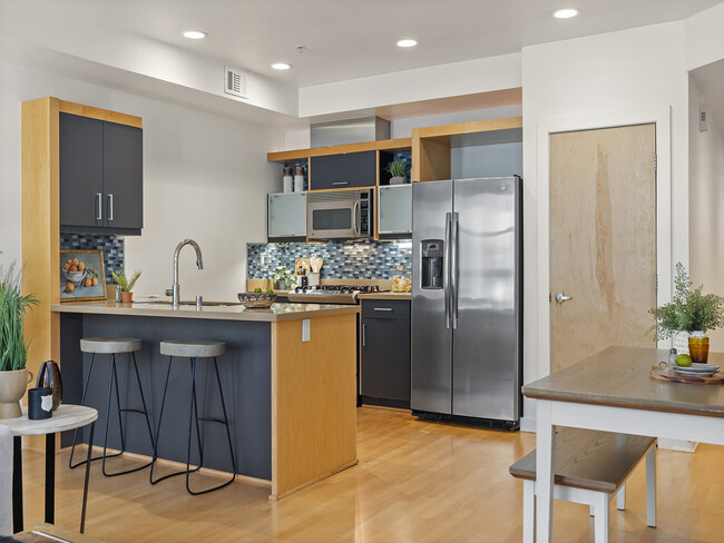 Building Photo - Modern 2 Bedroom Condo in LoHi