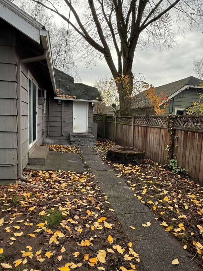 Building Photo - Beautiful 3B/2Ba Ranch in Longview on Lake...