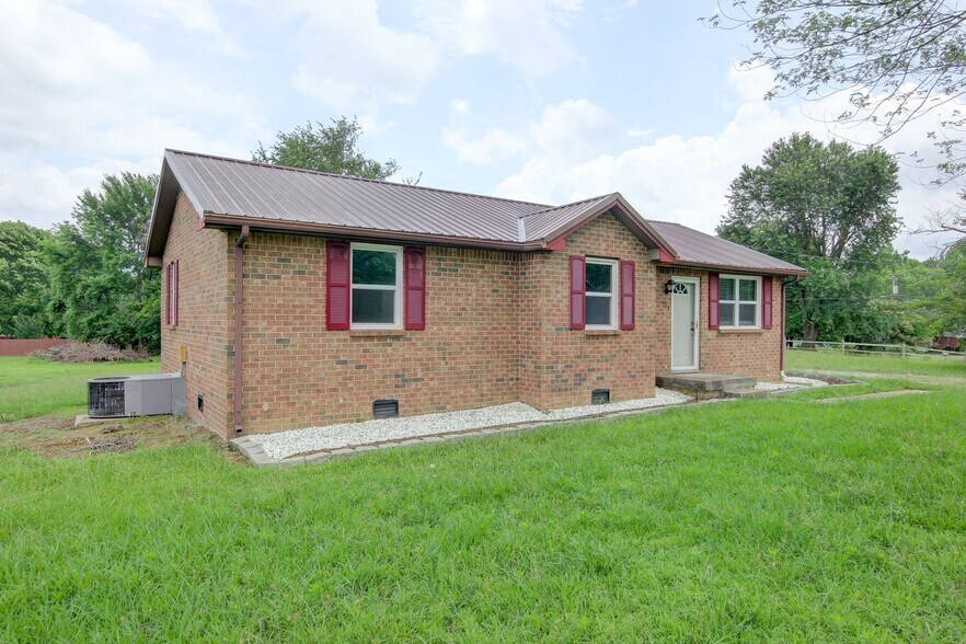 Building Photo - 729 Welsey Dr