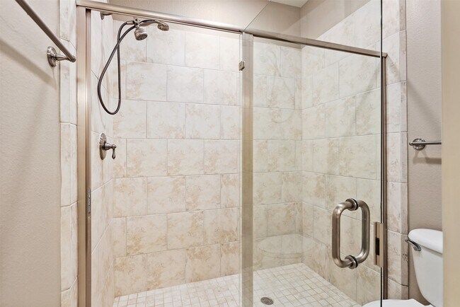 Building Photo - 17 Armand Shore Dr