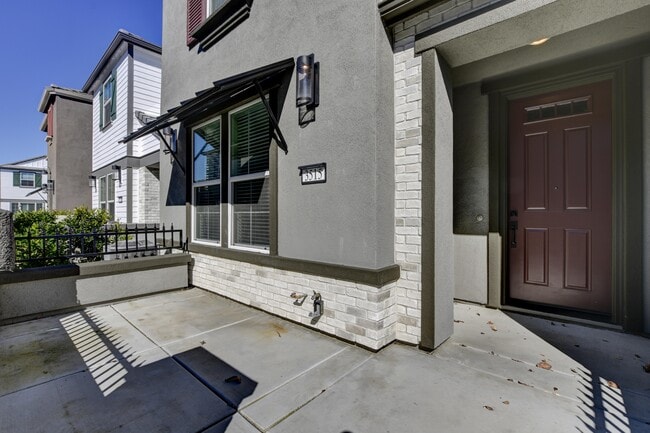 Building Photo - 3525 Sparrow Ct