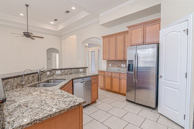 Building Photo - 405 Springwood Ct