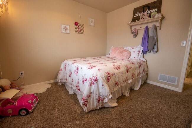 Building Photo - Coming Available Soon!!