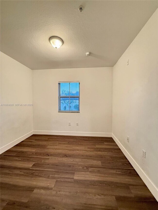 Building Photo - 8760 NW 97th Ave