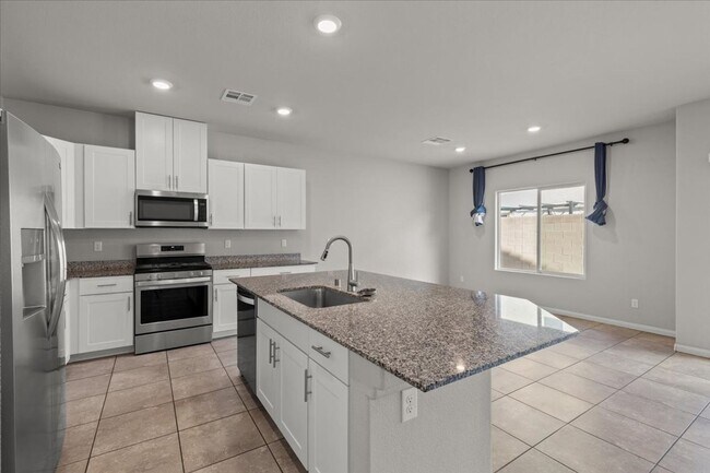 Building Photo - Spacious, Luxurious 5-Bedroom Oasis with B...