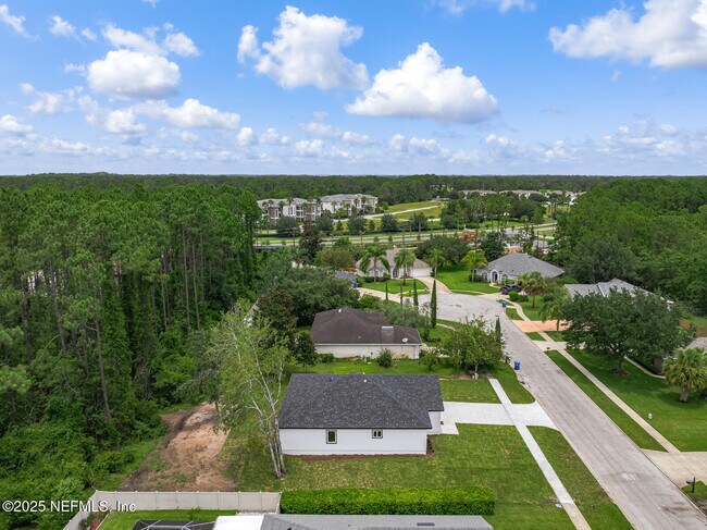 Building Photo - 213 Deportivo Dr