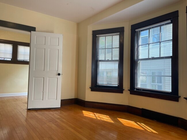 Building Photo - 109 Lathrop St