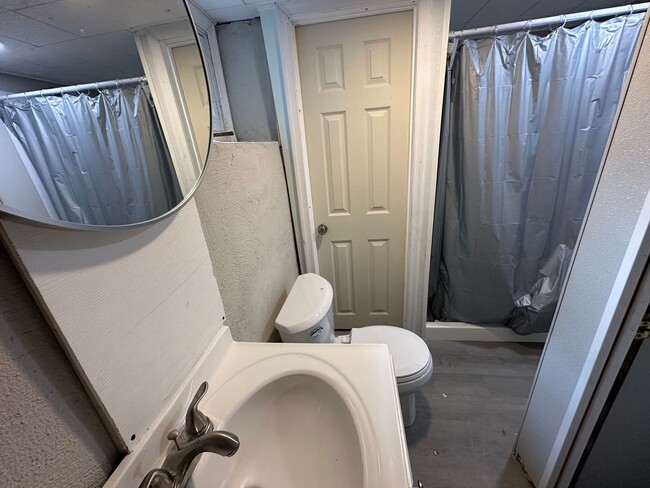 Building Photo - 3 Bed, 2 bath single in Upper Darby