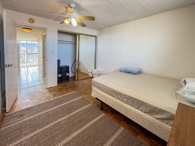 Building Photo - Beautiful High-Floor 1 Bedroom in Waikiki ...