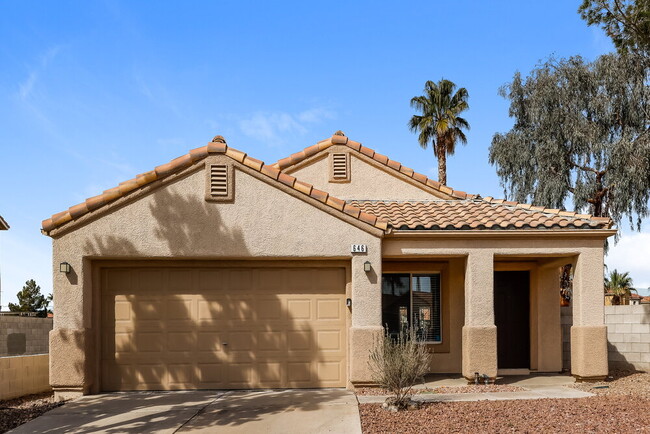 Building Photo - 646 Maccabe Ave