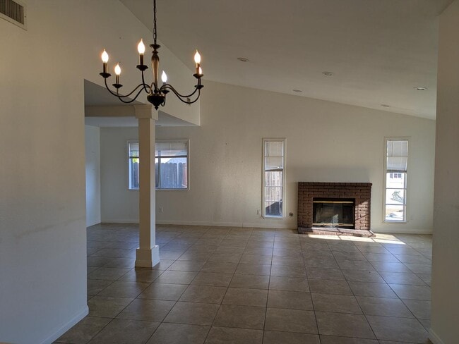 Building Photo - 8730 Sandhill Dr