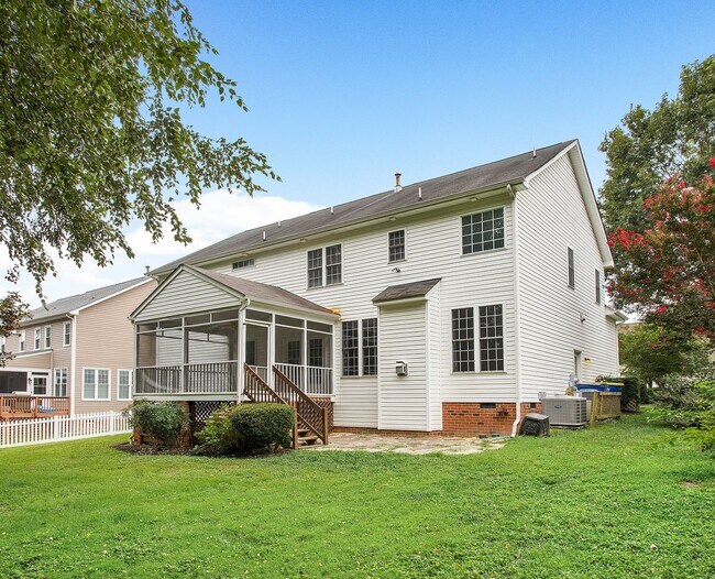 Building Photo - HAMPTON PARK - Pristine 4-5 bedroom home a...