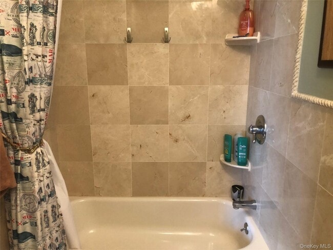 Building Photo - 855 E Broadway