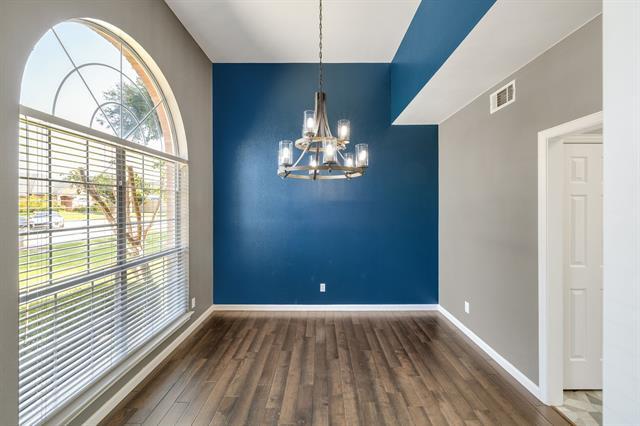 Building Photo - 1109 San Saba Dr