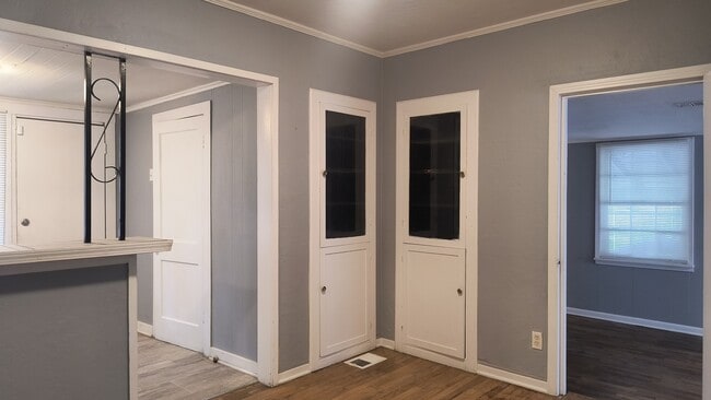 Building Photo - 1806 W 29th Ave