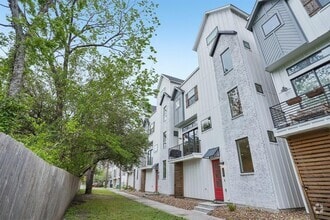 Building Photo - 1521 Weber St