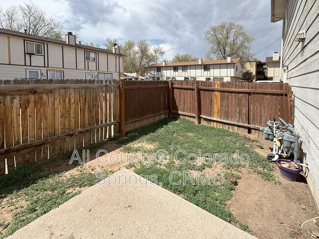 Building Photo - 347 W Iowa Ave