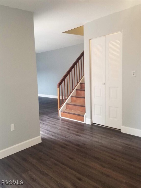 Building Photo - 5223 Cedarbend Dr