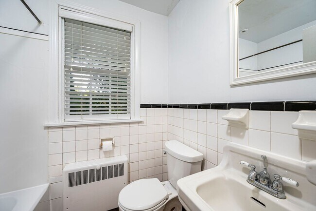 Building Photo - Traditional Cape Cod Charm Meets Henrico C...