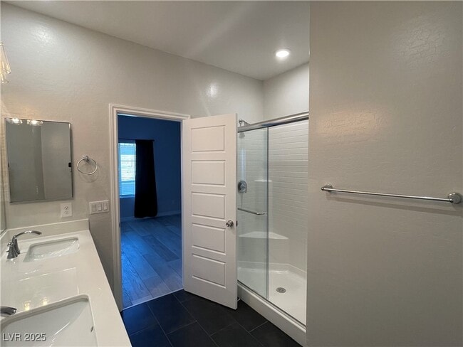 Building Photo - 600 Carriage Hill Dr