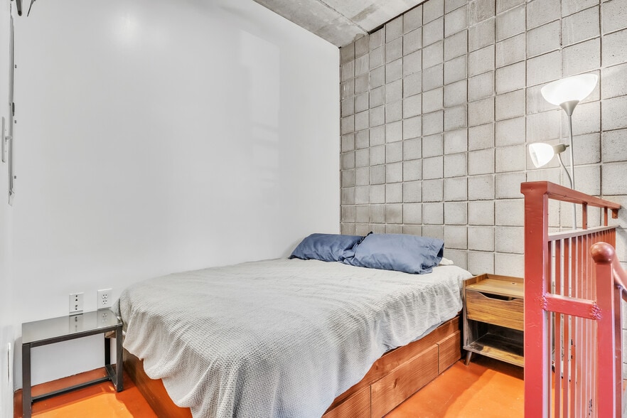 Building Photo - 360 W 300 S