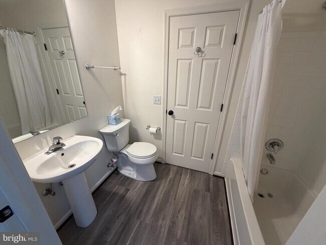 Building Photo - 651 Burtons Cove Way