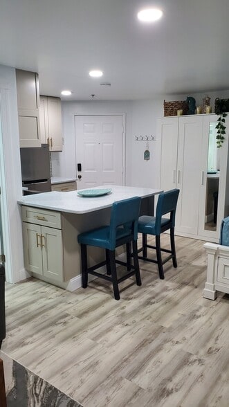 Building Photo - 550 Winnacunnet Rd