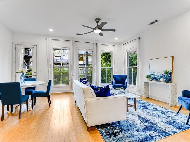 Building Photo - 2520 Bluebonnet Ln