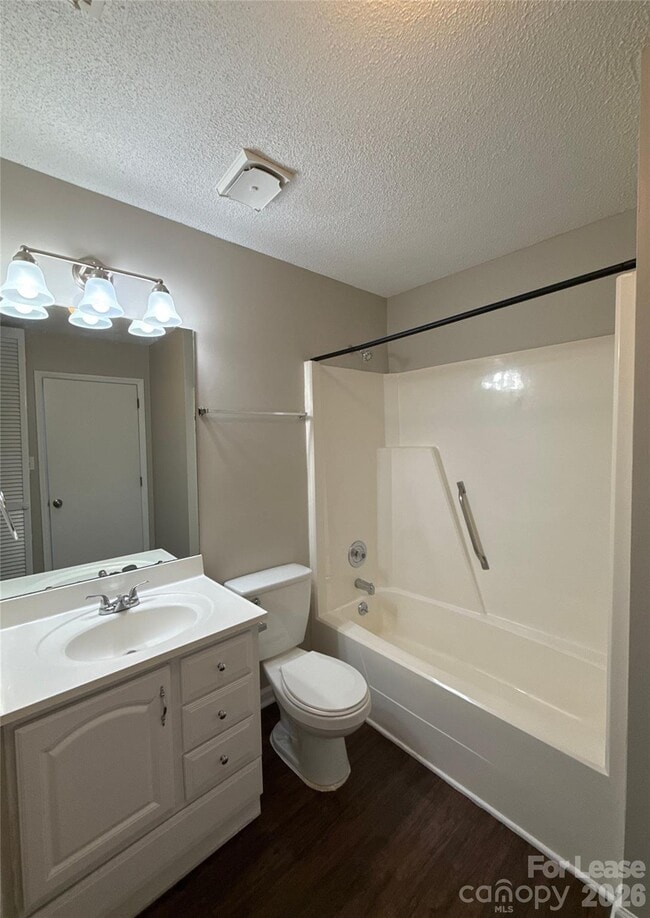 Building Photo - 5919 Hunters Crossing Ln