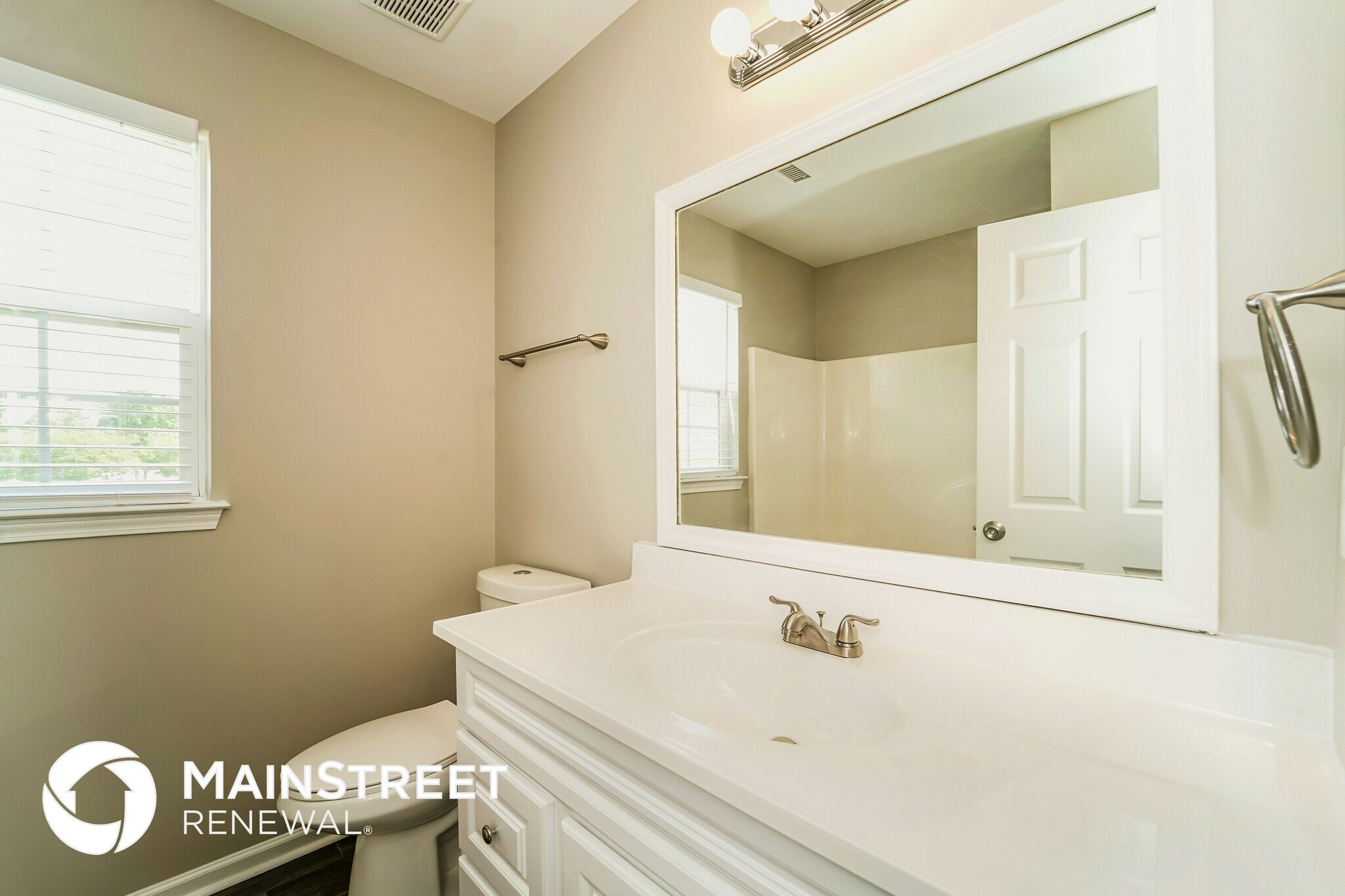 Building Photo - 8615 Appledale Dr