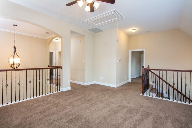 Building Photo - 34 Canoe Bend Ct