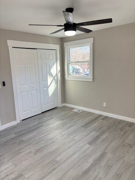 Building Photo - 1136 Chadford Rd