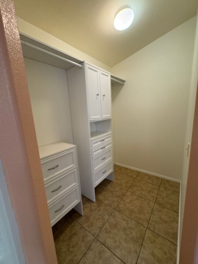 Building Photo - 4 bedroom two bath close to Cienega High S...