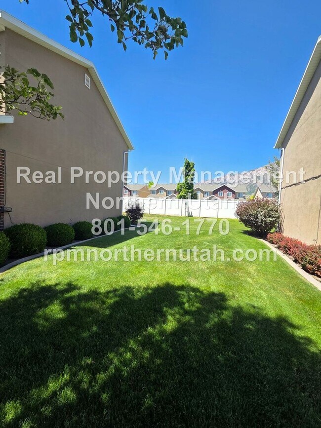Building Photo - 152 W 2525 N