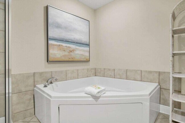 Building Photo - 365 E Beach Blvd