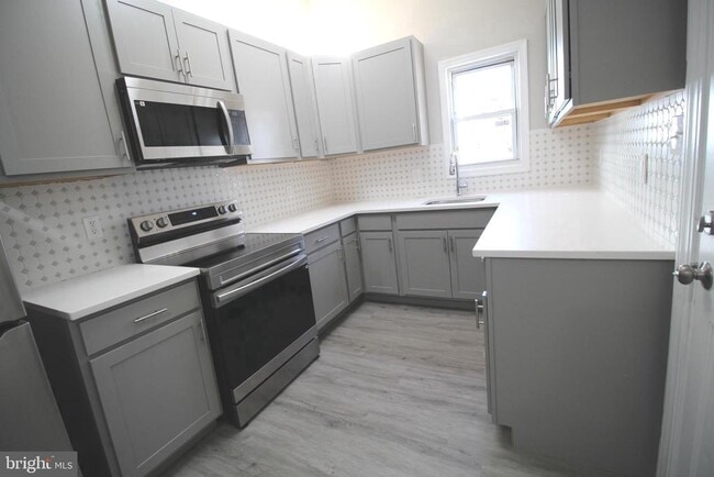 Building Photo - 5522 Addison Rd