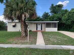 Building Photo - 3 Bed 1 Bath Home Pet Friendly with Centra...