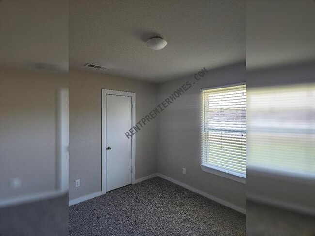 Building Photo - 4225 Andrea Ln
