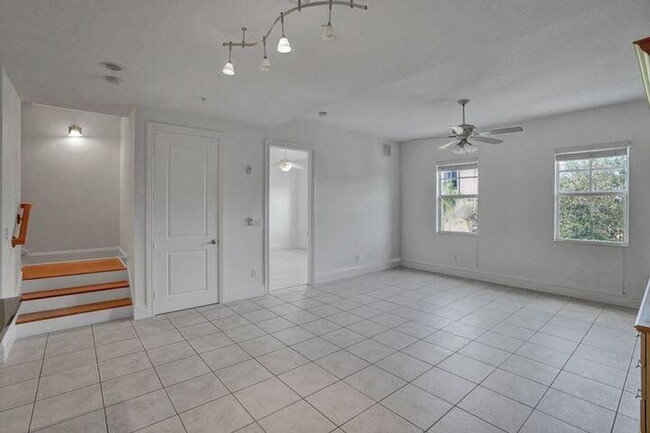 Building Photo - 3120 E Latitude Cir