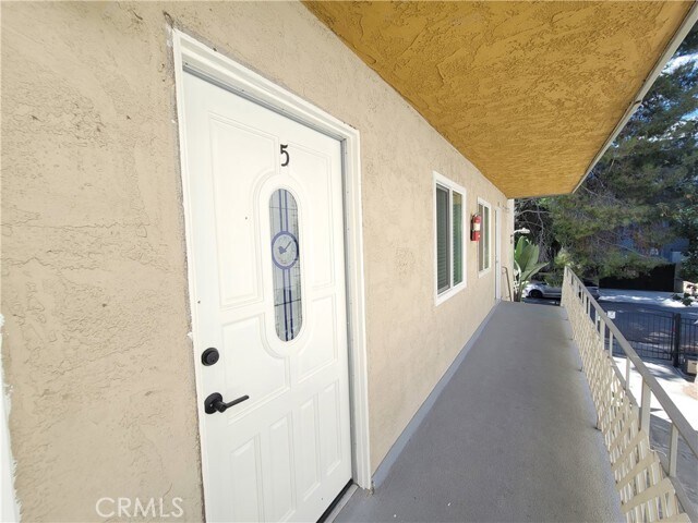 Building Photo - 4436 Ventura Canyon Ave