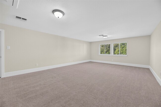 Building Photo - 10510 Trinity Springs Dr