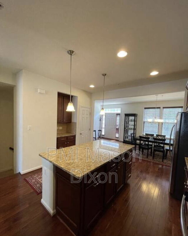 Building Photo - 359 Paladium Ct