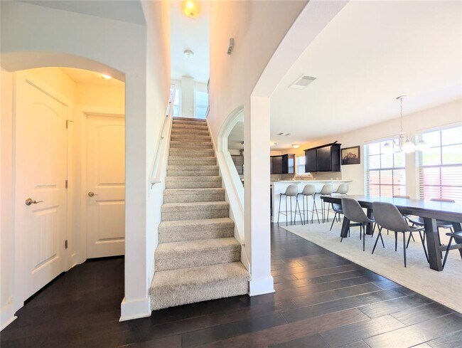 Building Photo - 6800 Bay City Bend