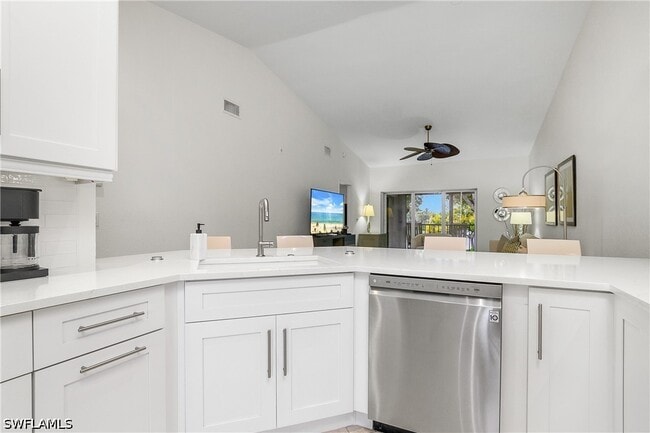 Building Photo - 853 Tanbark Dr