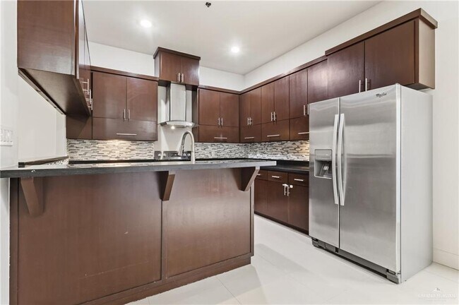 Building Photo - 16 L S Rd