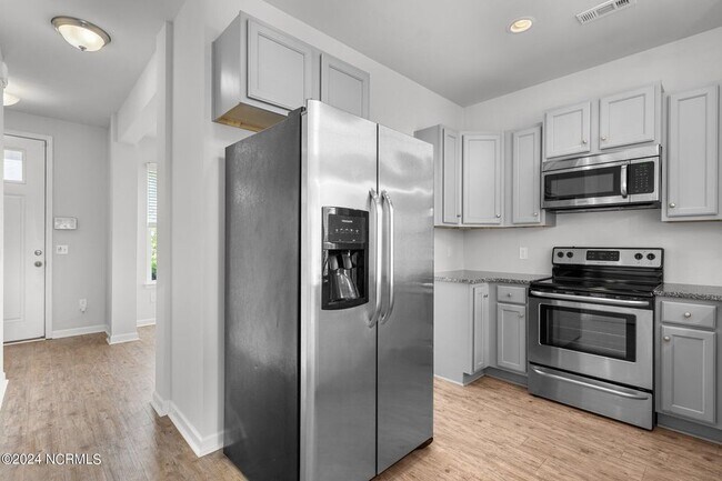 Building Photo - 7334 Chipley Dr