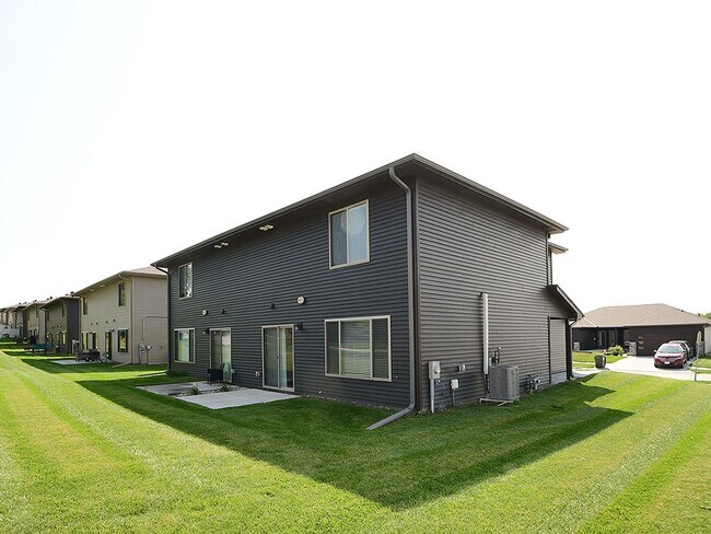 Building Photo - Charming 3-Bedroom Home in Quiet Omaha Nei...