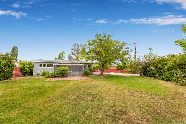 Building Photo - 15853 Romar St