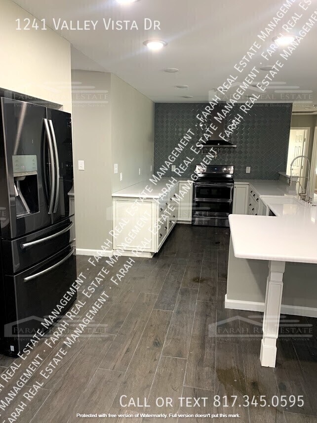 Building Photo - 1241 Valley Vista Dr