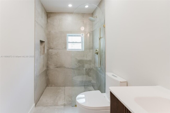 Building Photo - 1430 SW 32nd Ct